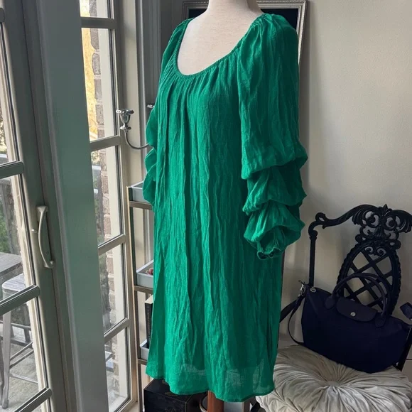 Elegant Green Long Sleeve Dress - Picture 2 of 7